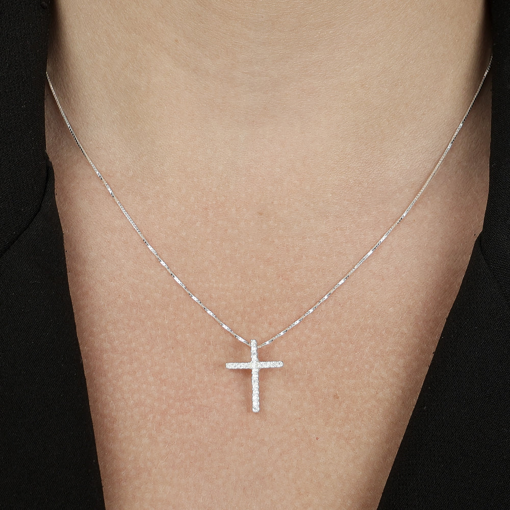 Colar de Cruz Cravejada de Zircônias em Prata 925