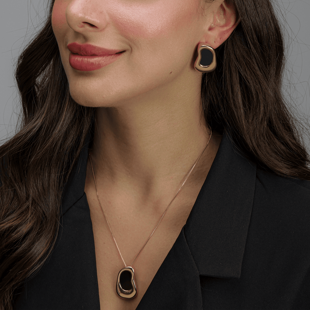 Conjunto Dourado Orgânico Preto