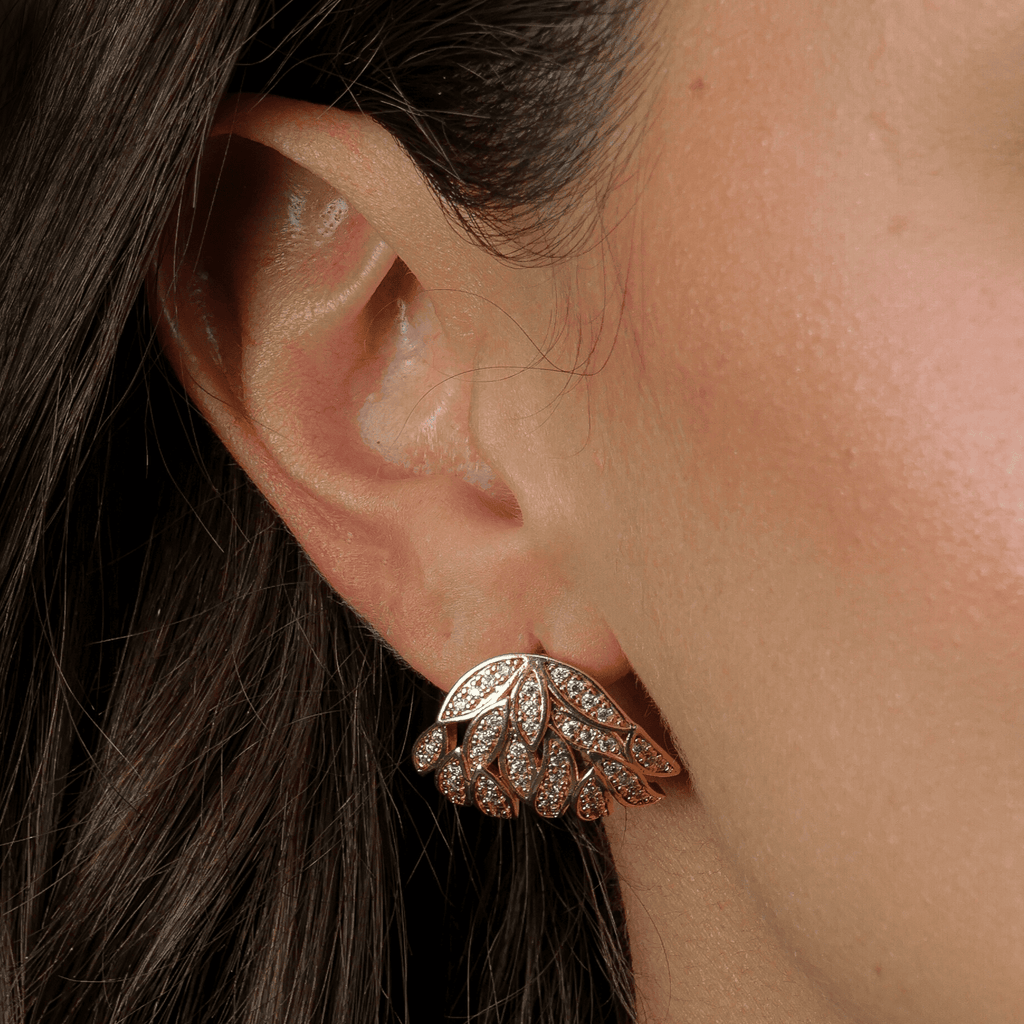 Brinco Dourado de Folhas Cravejado de Zircônias
